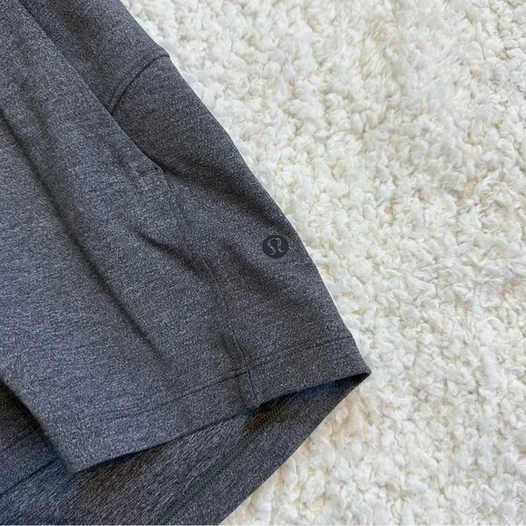 Grey Lululemon shorts - Picture 4 of 8